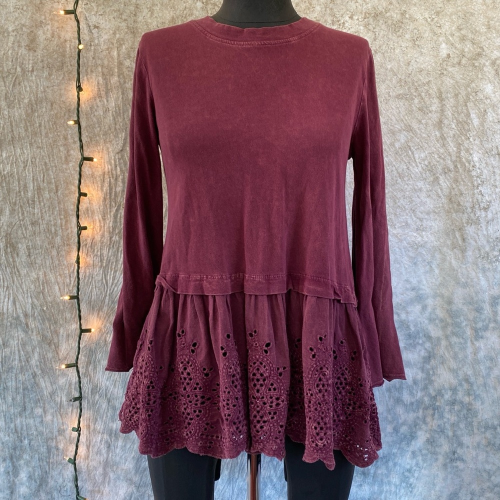 🪩Altar'd State Maroon Eyelet Hem top with long sleeves